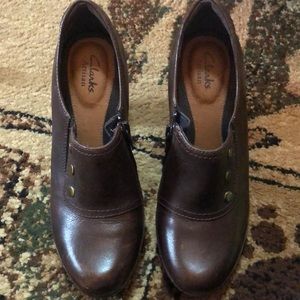 Clarks ankle boots sz 7